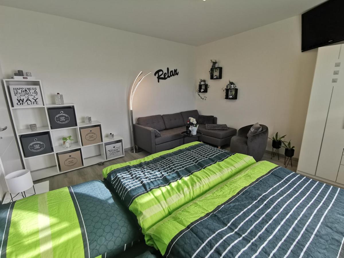 Ferienwohnung Am Dock Apen Екстериор снимка