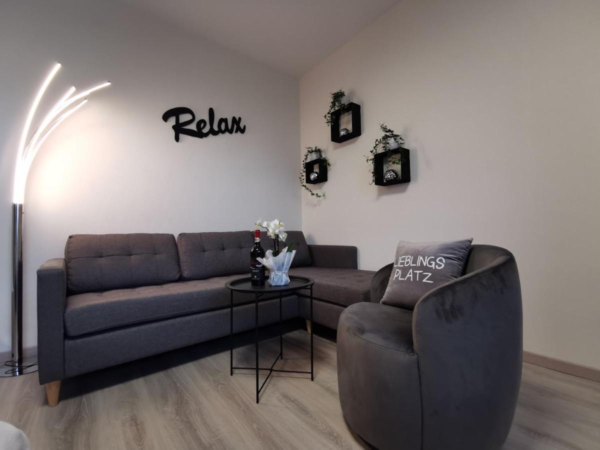 Ferienwohnung Am Dock Apen Екстериор снимка